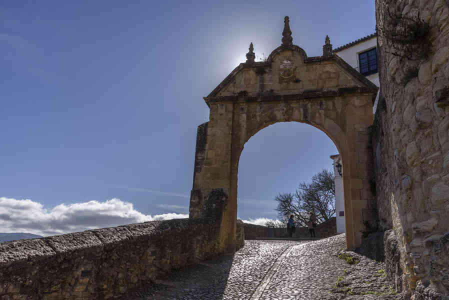 Málaga - Ronda 068 - Arco o Puerta de Felipe V.jpg